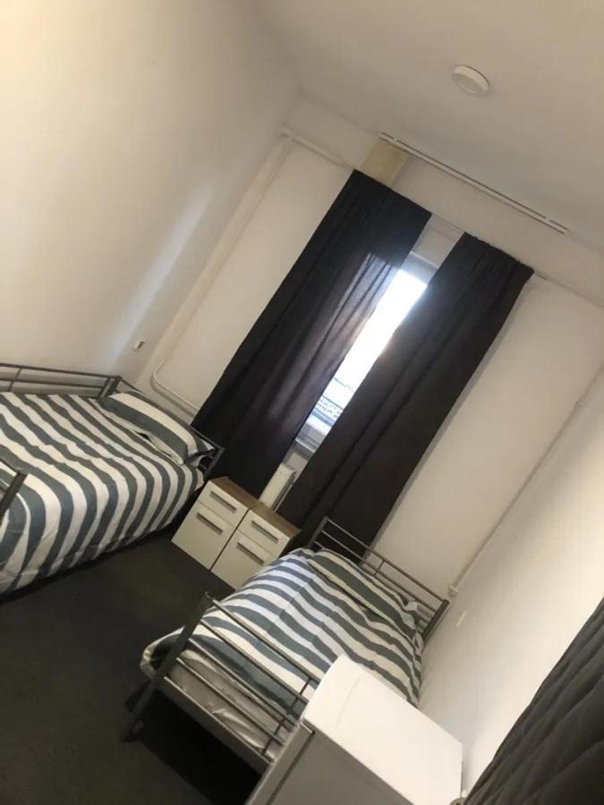 Hostel Leszno Ul.Uslugowa מראה חיצוני תמונה